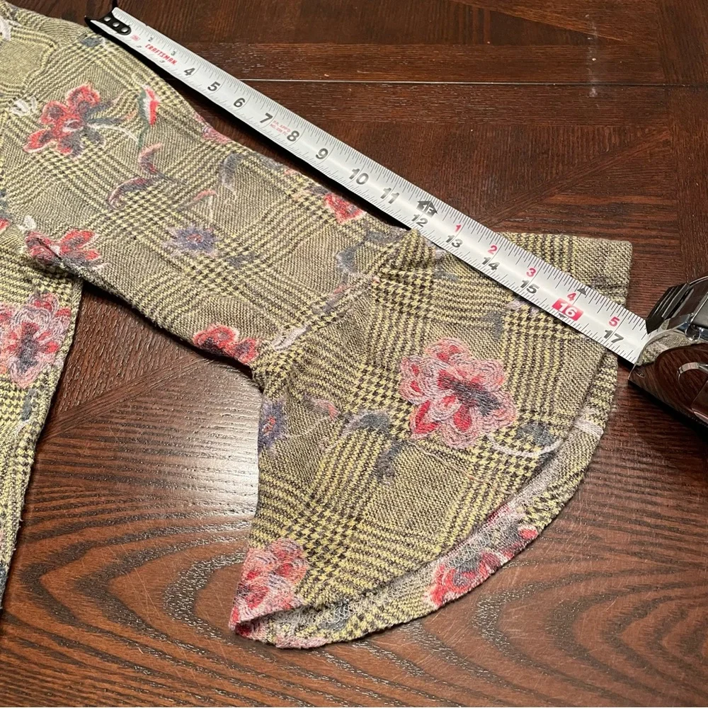 NWOT Ces Femme Yellow Plaid Floral Top | Size Large - Picture 9 of 13